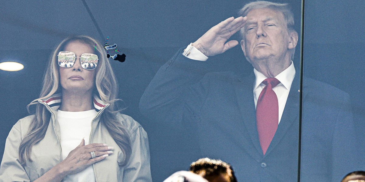 Melania Trump na finalu svetovnega prvenstva zablestela v športno šik kombinaciji