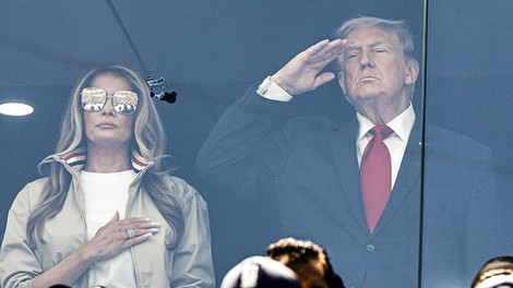Melania Trump na finalu svetovnega prvenstva zablestela v športno šik kombinaciji
