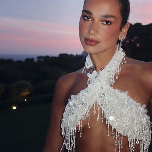 Zapeljiva obleka iz Zare, ki se je v trenutku razprodala (komaj čakamo na novo zalogo)
