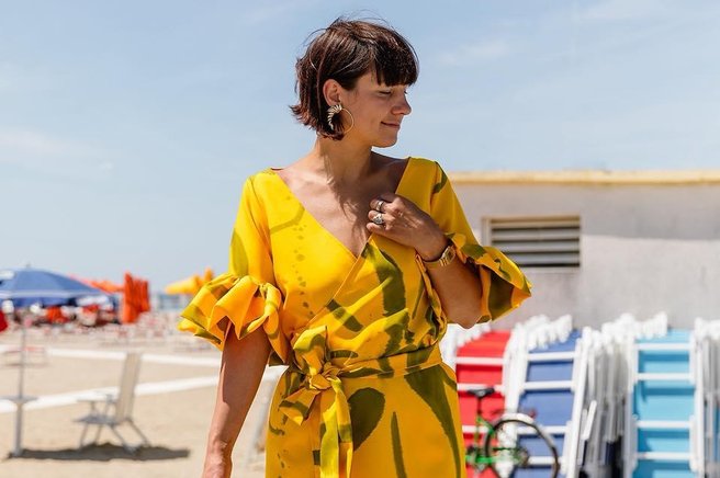 Moda je najlepša takrat, ko si upamo biti svoji: Lara Bernot o življenju skozi oči modne oblikovalke