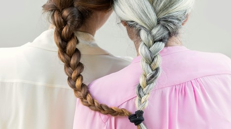 Bi to lahko povrnilo naravno barvo sivim lasem? Dermatolog razkriva novo raziskavo