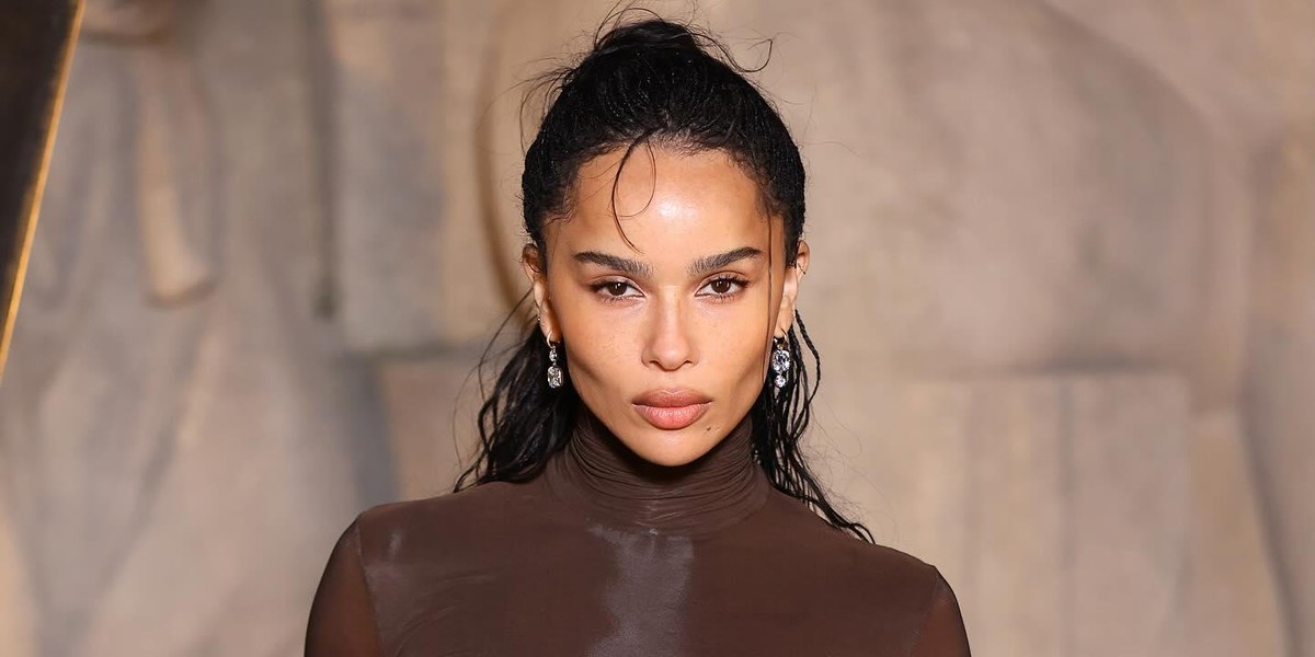 Pozabljen kroj kavbojk se vrača na ulice, obožuje ga tudi Zoë Kravitz