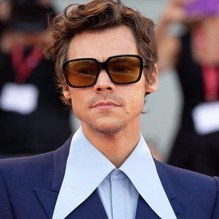 Harry Styles nosi srajco, ki jo dekleta najraje kradejo svojim fantom