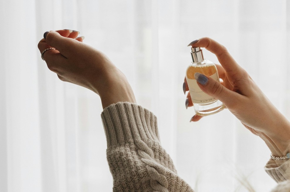 Razglašen za najboljši ženski parfum vseh časov: uteleša čisto eleganco, obožujejo ga tudi Slovenke (foto: Unsplash)