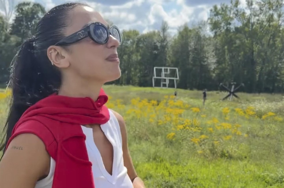Najbolj zaželena jakna jeseni prihaja v barvi, ki je ni mogoče spregledati (foto: Profimedia)
