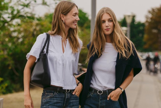Birkenstock vstopa v boho obdobje: Kultni model dobil Etrovo preobrazbo
