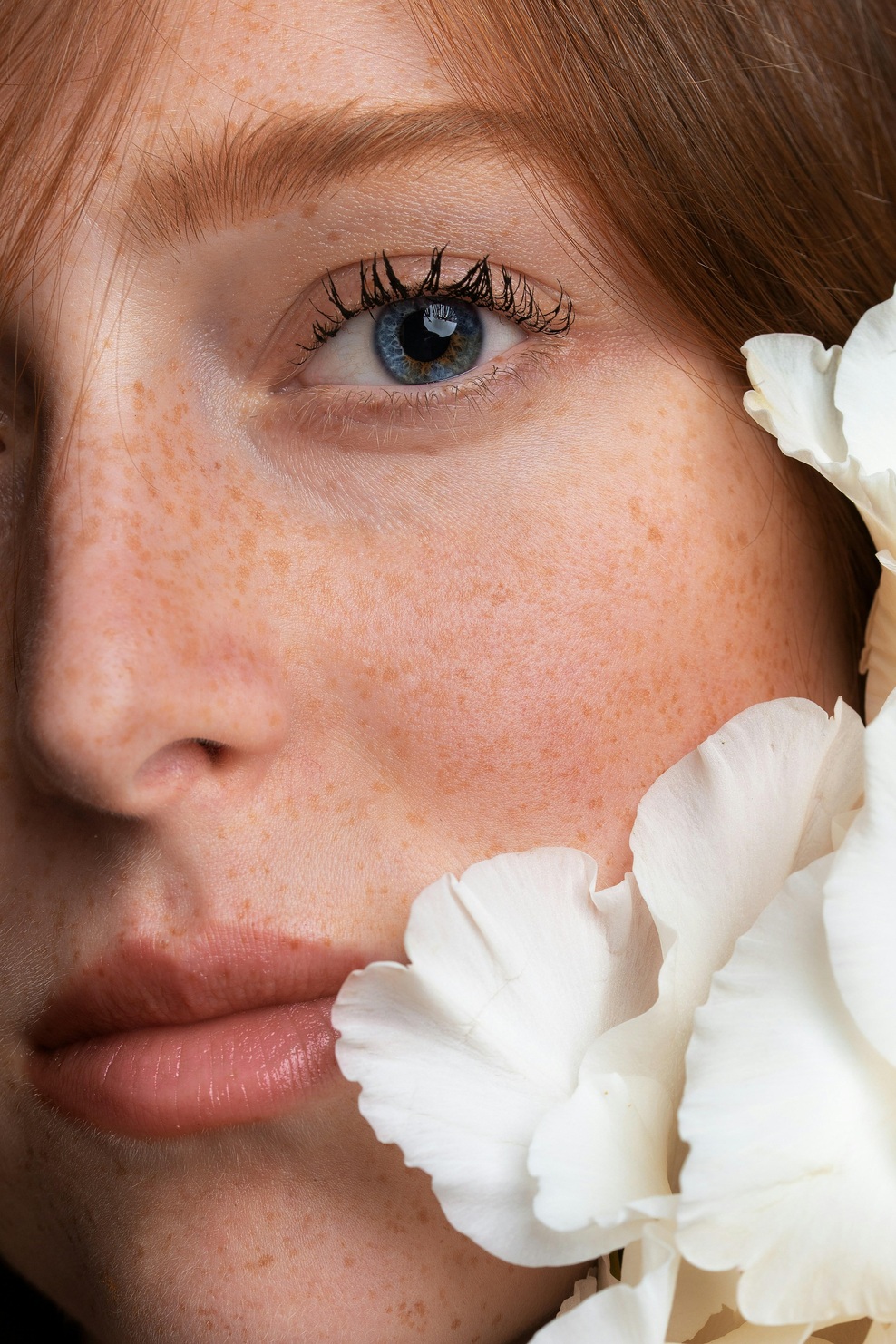 Ta barva najbolj poudari oči: Slovenska vizažistka razkriva svoje make up trike (foto: Unsplash)