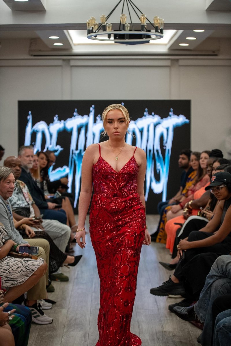 »No Carbon Copies« zavzema newyorški teden mode s Haute Styles na čelu – 9 oblikovalcev, 9 zgodb, 1 modna pista