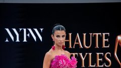 
                                                         »No Carbon Copies« zavzema newyorški teden mode s Haute Styles na čelu – 9 oblikovalcev, 9 zgodb, 1 modna pista