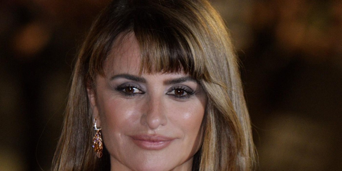 Vsi so se obračali za njo: Penelope Cruz blestela v zapeljivi kratki obleki