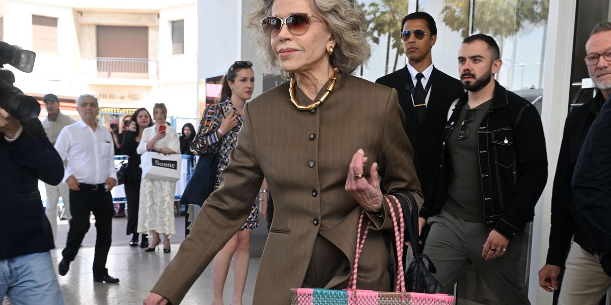 Obožuje jih Jane Fonda: Praktični in elegantni jesenski čevlji, ki pristajajo vsem generacijam