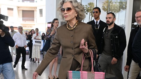 Obožuje jih Jane Fonda: Praktični in elegantni jesenski čevlji, ki pristajajo vsem generacijam