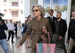 Obožuje jih Jane Fonda: Praktični in elegantni jesenski čevlji, ki pristajajo vsem generacijam
