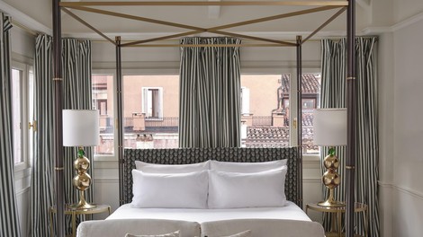 Poglejte znotraj najlepšega beneškega hotela Hotel Violino D'Oro, ki velja za novo skrivnost Italijanov s petičnim okusom!