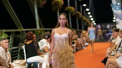 
                                                         Moda v vsej svoji ustvarjalni energiji: pokukali smo na teden mode v romunskem Aradu