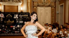 
                                                         Moda v vsej svoji ustvarjalni energiji: pokukali smo na teden mode v romunskem Aradu
