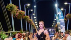 
                                                         Moda v vsej svoji ustvarjalni energiji: pokukali smo na teden mode v romunskem Aradu