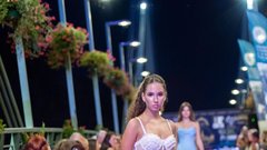 
                                                         Moda v vsej svoji ustvarjalni energiji: pokukali smo na teden mode v romunskem Aradu