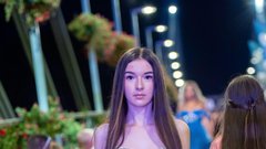 
                                                         Moda v vsej svoji ustvarjalni energiji: pokukali smo na teden mode v romunskem Aradu