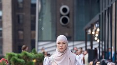 
                                                         ZAFIRA ABAYA