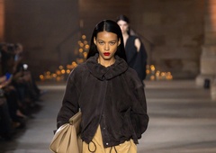 Victoria Beckham navdušila s kolekcijo za pomlad 2027