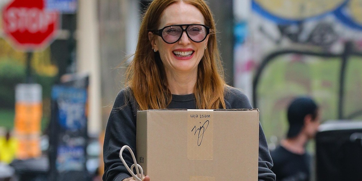 Julianne Moore živi v razkošnem stanovanju, v kuhinji pa ima IKEA regal za 60 evrov
