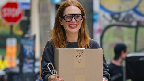 Julianne Moore živi v razkošnem stanovanju, v kuhinji pa ima IKEA regal za 60 evrov