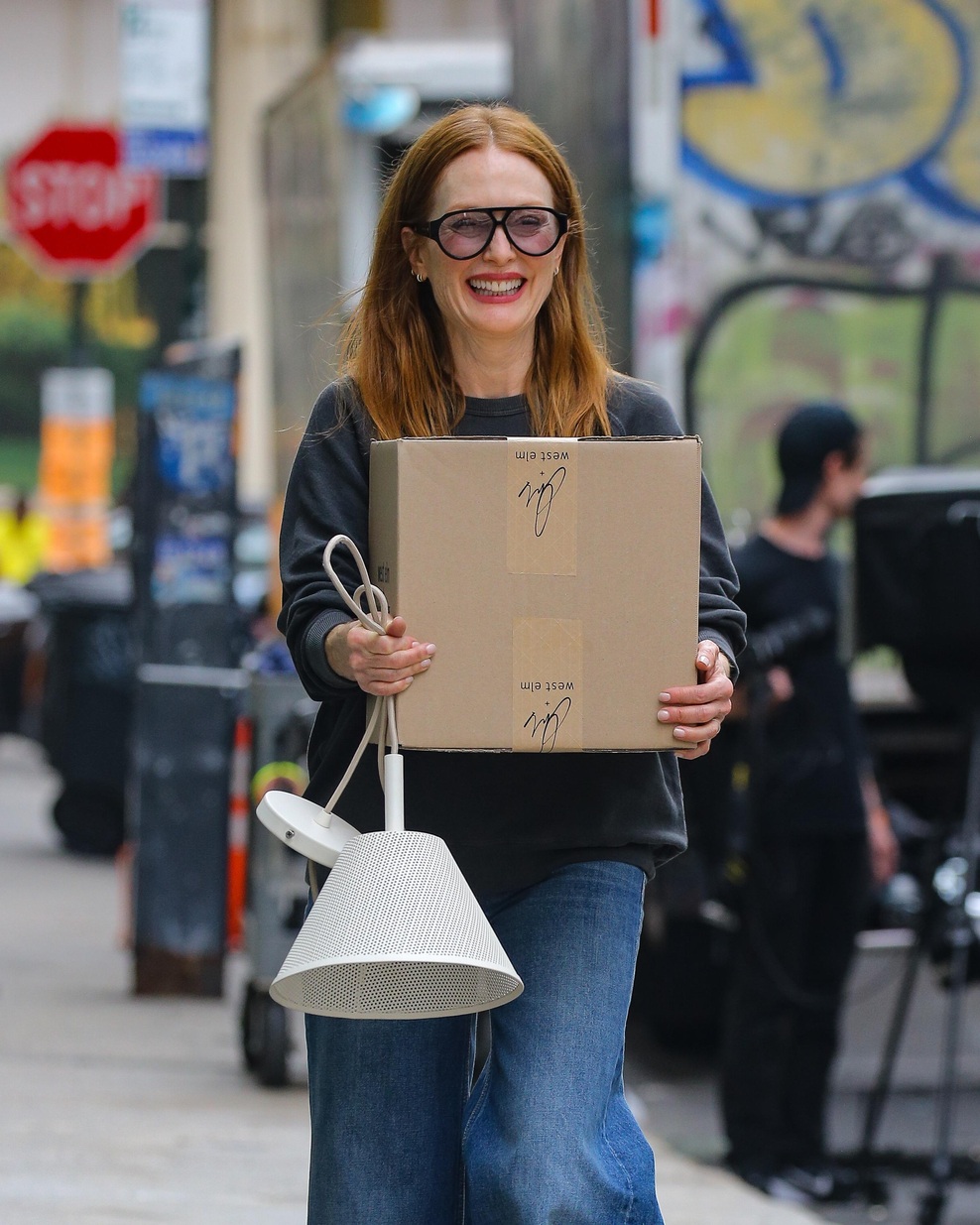 Julianne Moore živi v razkošnem stanovanju, v kuhinji pa ima IKEA regal za 60 evrov (foto: Profimedia)