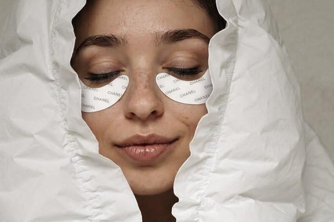 Korejke si na vrat lepijo posebne maske, ki brišejo leta: V samo 10 minutah do bolj gladke kože in manj vidnih gub