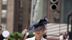 
                                                         DIANE’S hat z EMEROSE JEWELRY & INDUS THREADS bag