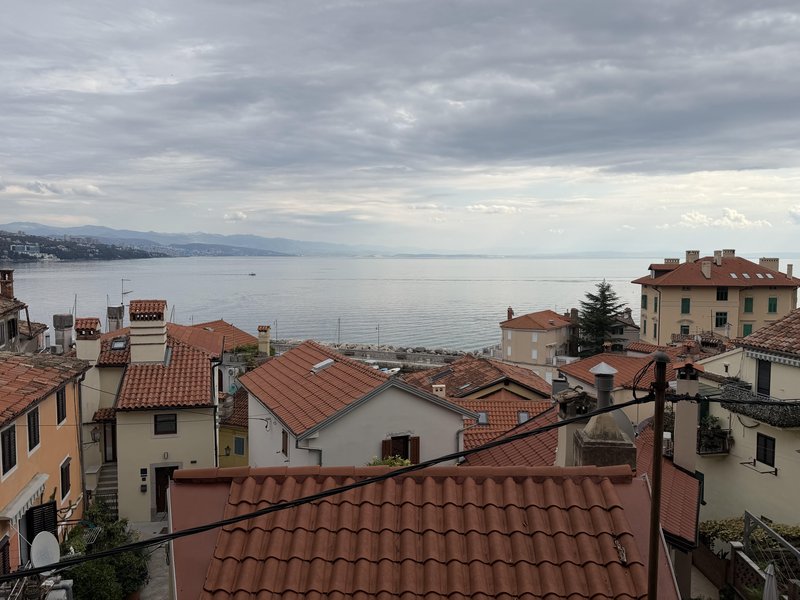 Zakaj je jesen najlepši čas za Opatijo: obiskali smo Hotel Ambasador odkrili vse njene čare