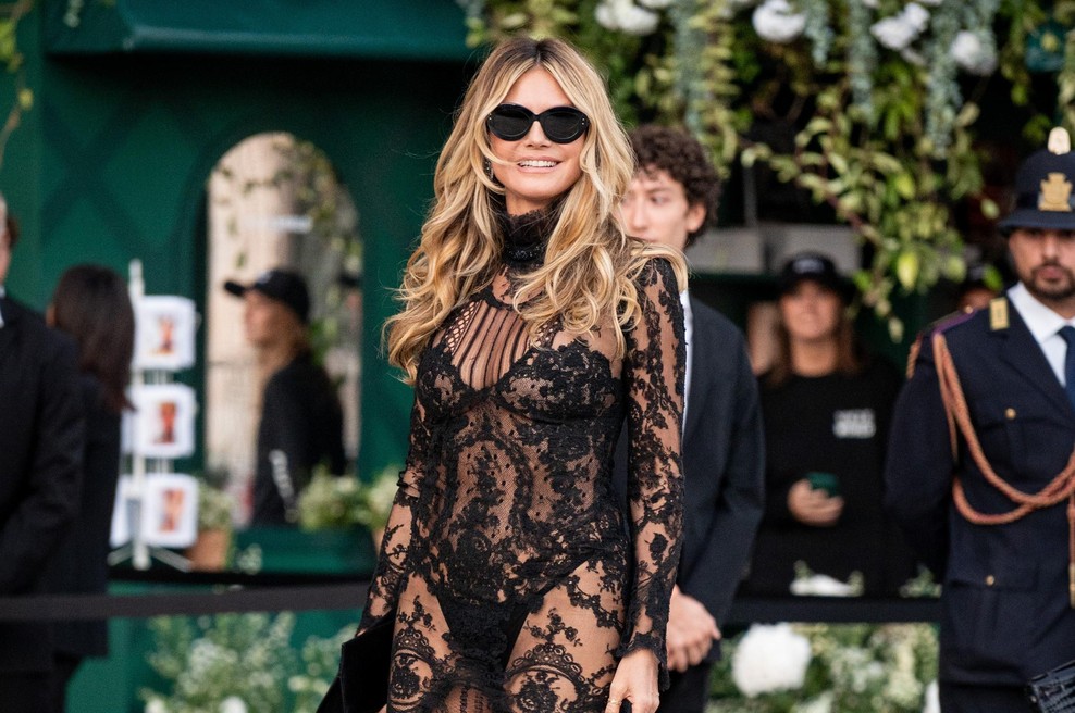 Heidi Klum pri 53 letih navdušila v drzni kampanji za Calzedonio: Prosojna čipka sprožila plaz komentarjev (foto: Profimedia)
