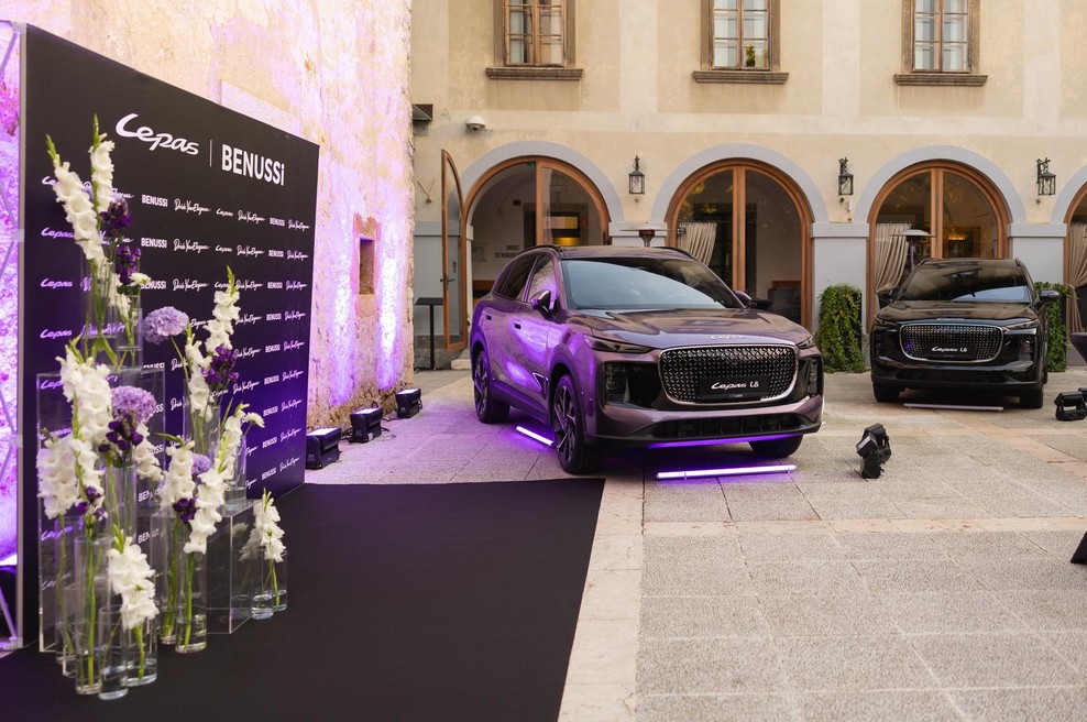Drive Your Elegance: LEPAS se je v edinstvenem ambientu Gradu Otočec predstavil slovenskemu trgu (foto: Nejc Pernek)