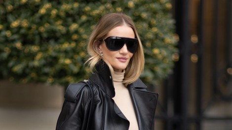 Ta usnjena jakna navdušuje z dovršenim krojem in izgledom, ki spominja na luksuzno znamko