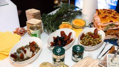 
                                                         Prvič v zgodovini  dve Super naslovnici: Superbrands Slovenija razkrila znamke, ki jim Slovenci najbolj zaupajo