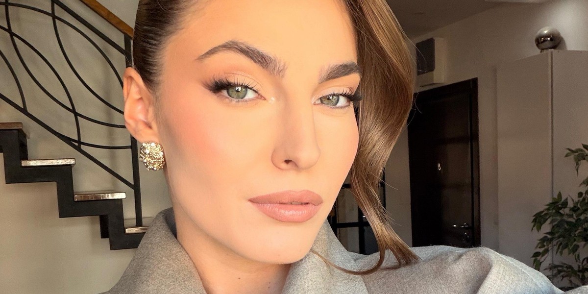 Njena jakna je eden najbolj zaželenih kosov sezone: Bivše dekle Bojana Cvjetićanina navdušila z jesensko modno kombinacijo