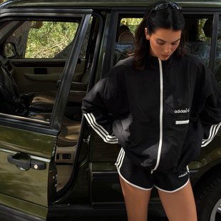 Navadna športna jakna je postala modna favoritinja: navdušila celo Zendayo in Kendall Jenner